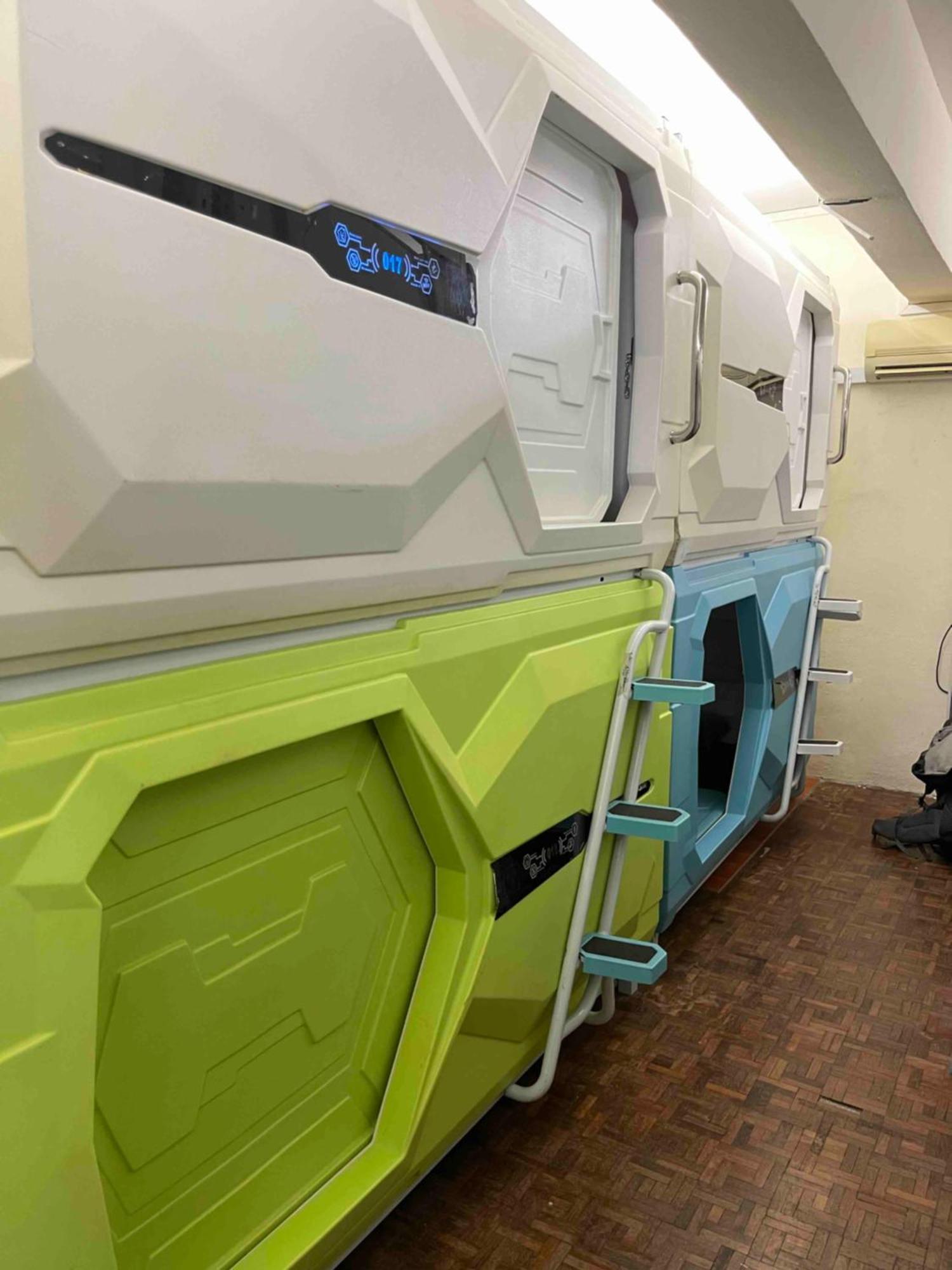 Pelangi Capsule Hostel جوهر بهرو المظهر الخارجي الصورة