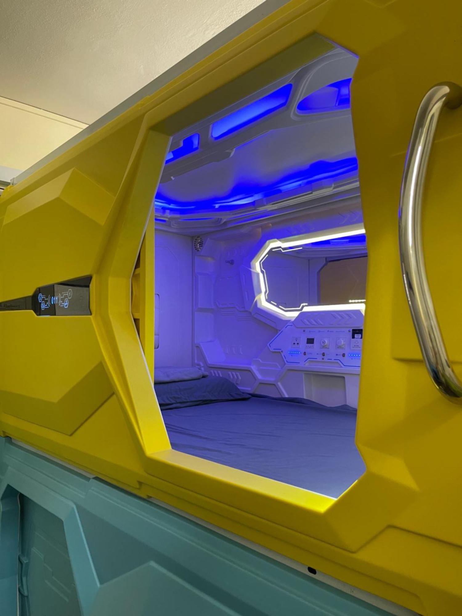 Pelangi Capsule Hostel جوهر بهرو المظهر الخارجي الصورة